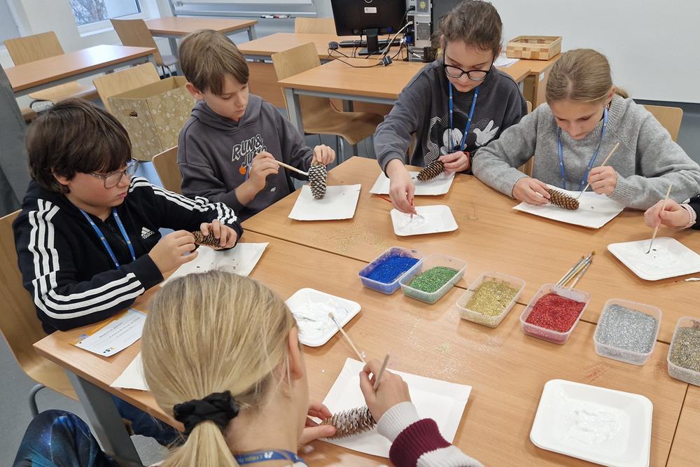 Pachnące szyszki na choince