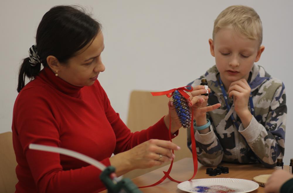 Pachnące szyszki na choince