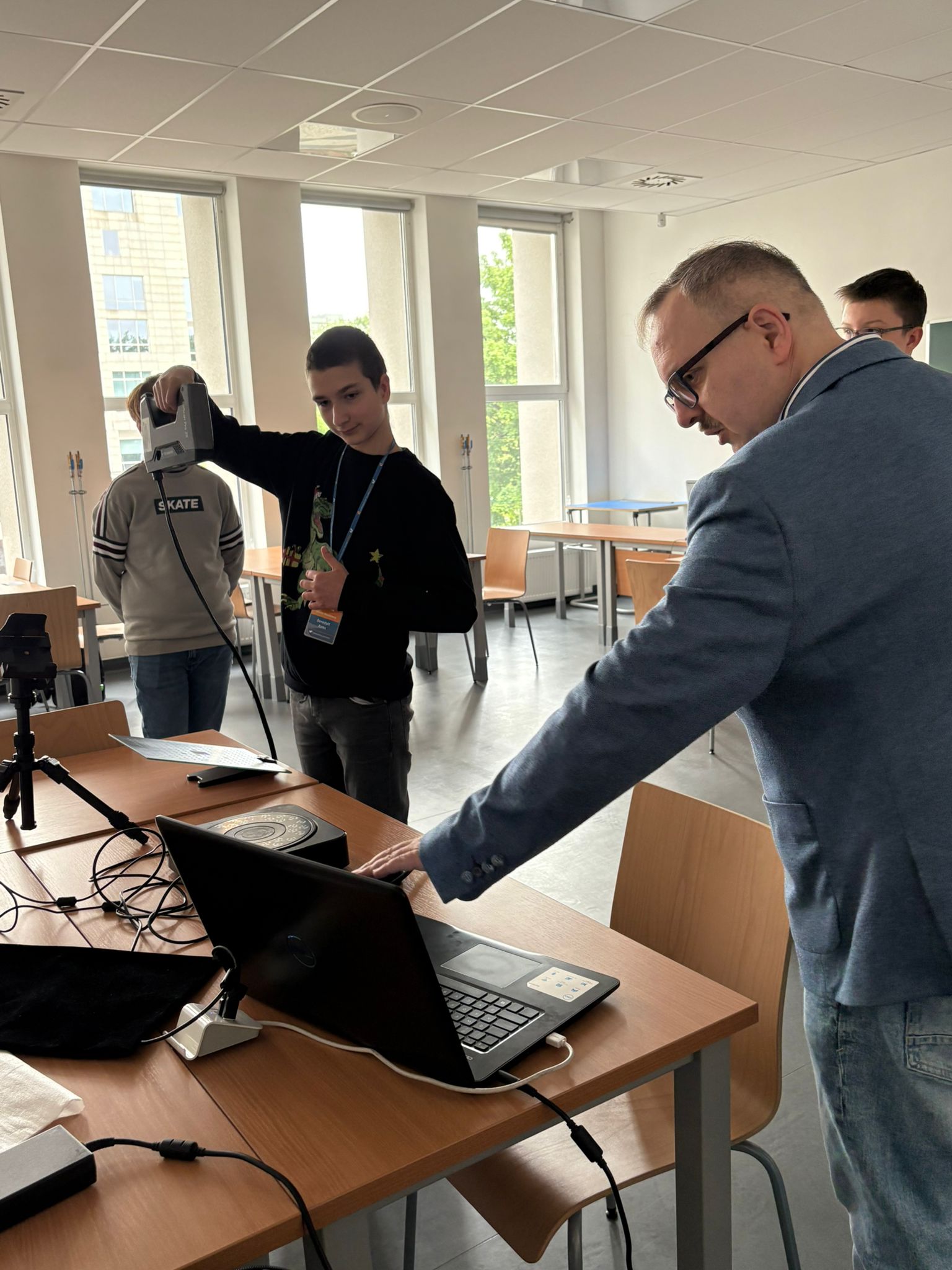 Skanowanie 3D ciała ludzkiego i otoczenia